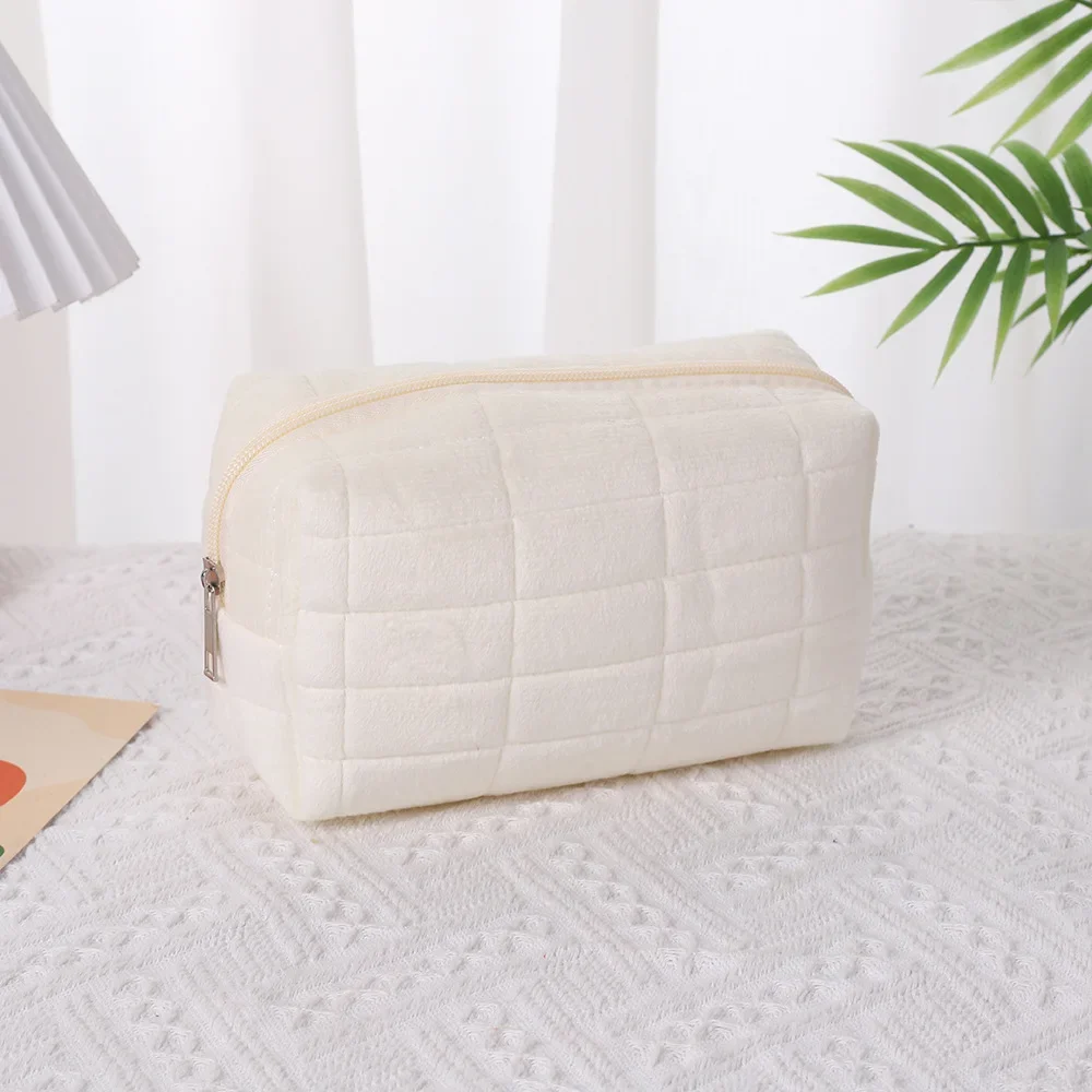 Portable Large Capacity Zipper Cosmetic Organizer Ladies Travel Daily Beauty Tool Storage Soft Flannel Grid Stitched Makeup Bag