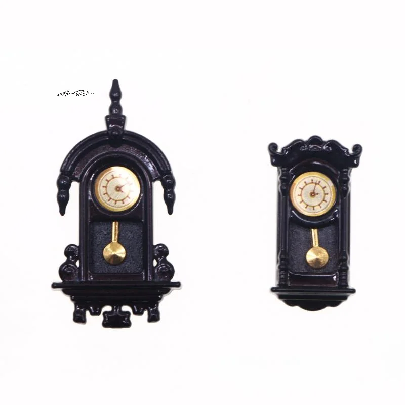 นาฬิกาแขวนผนังแบบวินเทจขนาด 1/12 สำหรับตกแต่งบ้านตุ๊กตา ของเล่นจำลองห้องนั่งเล่น ของเล่นจิ๋วตกแต่งบ้านตุ๊กตา อุปกรณ์ตกแต่งฉากจิ๋ว