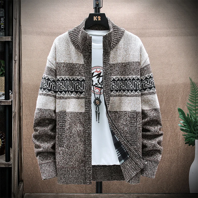 Autumn Winter Fashion Color Block Men Tops New Loose Stand Collar Knitted Coats Outdoors Casual Keep Warm Cardigan Sweater Men