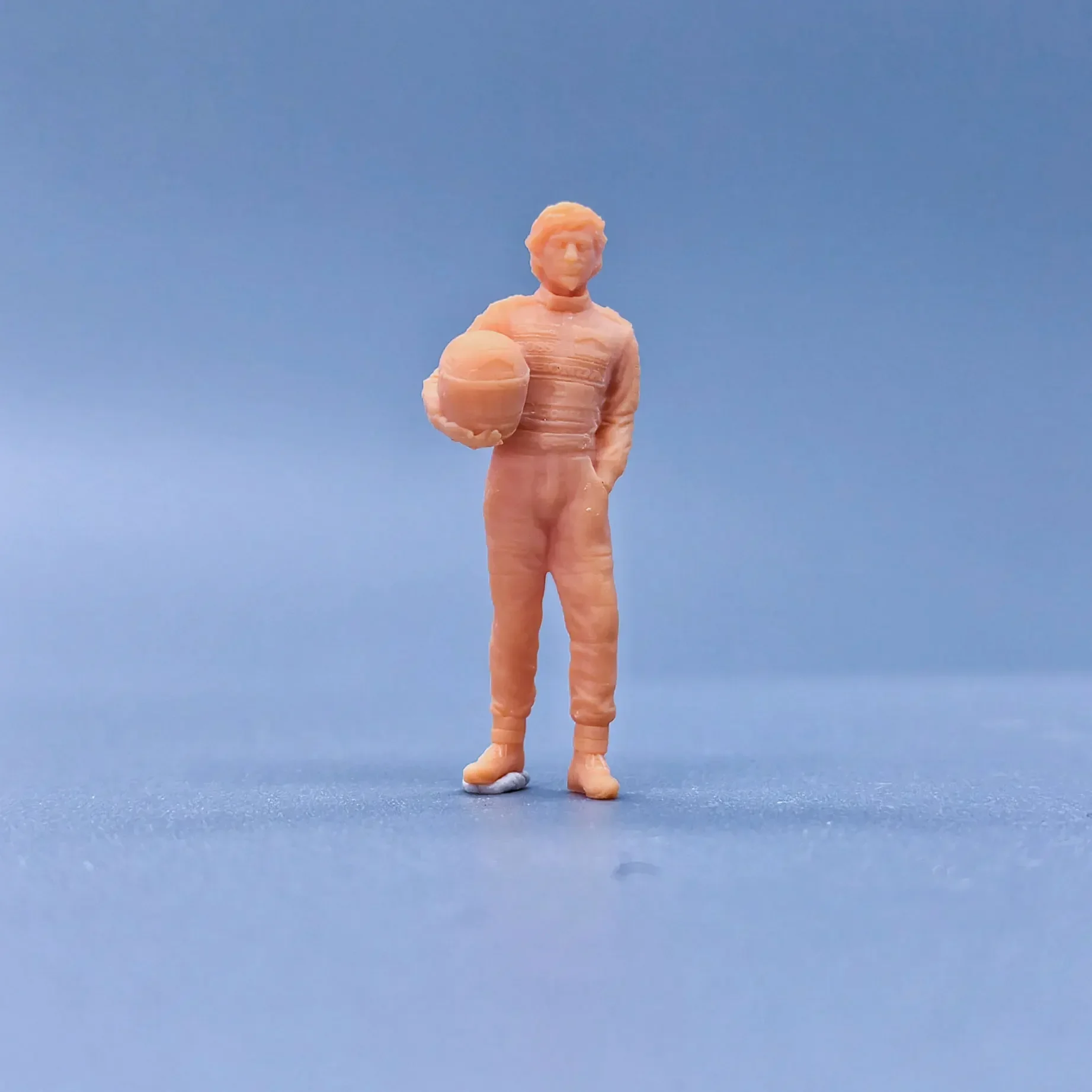 Модель-в-масштабе-1-64-модель-известного-автомобиля-из-смолы-Элтон-Сенна-нецветная-миниатюрная-диорама-ручная-роспись-s113