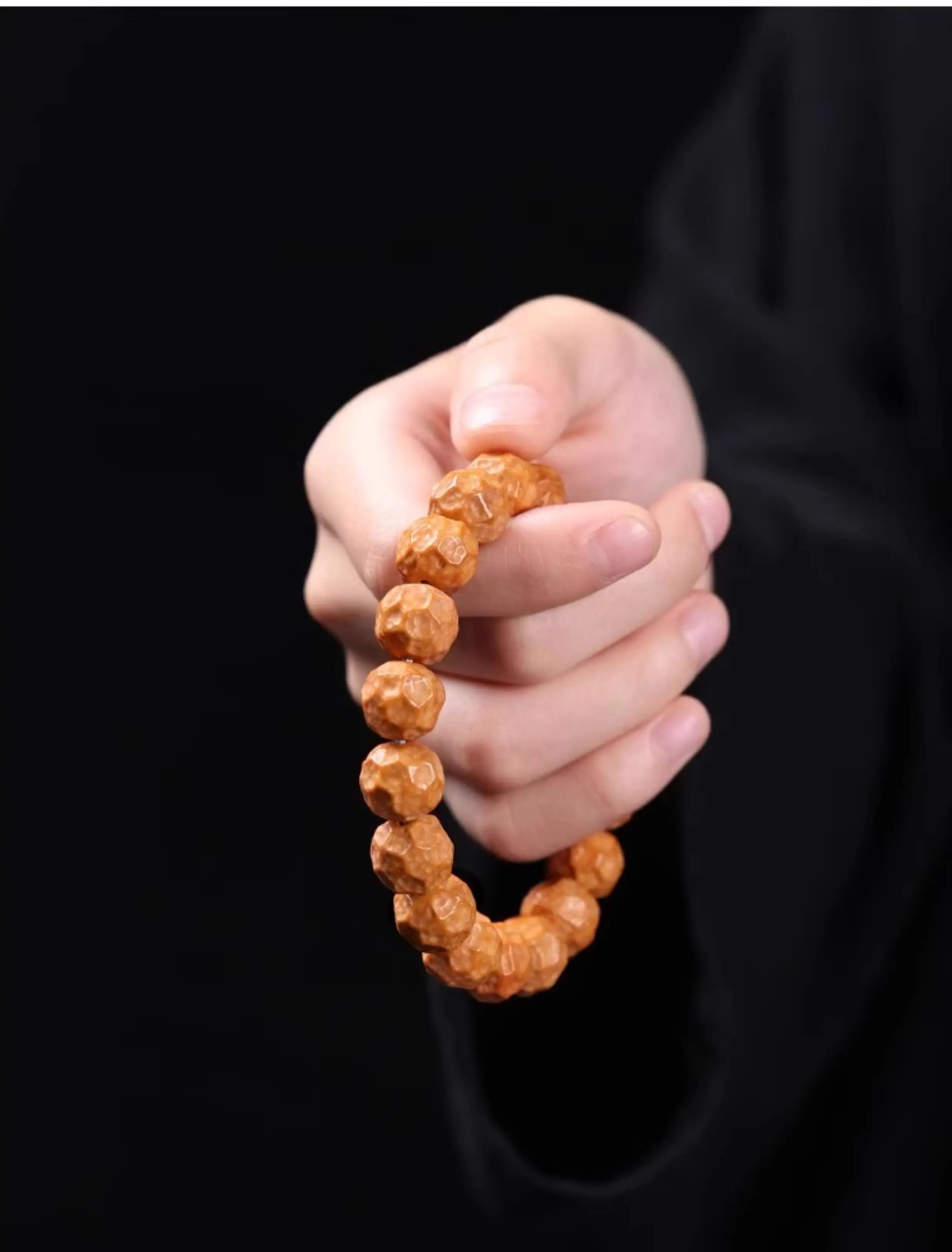 Chinese Style Lucky Blessing 11-12mm Carved Faceted Monkey Head Walnut Beaded Bracelet Unisex Prayer Bracelet For Fortune Wealth
