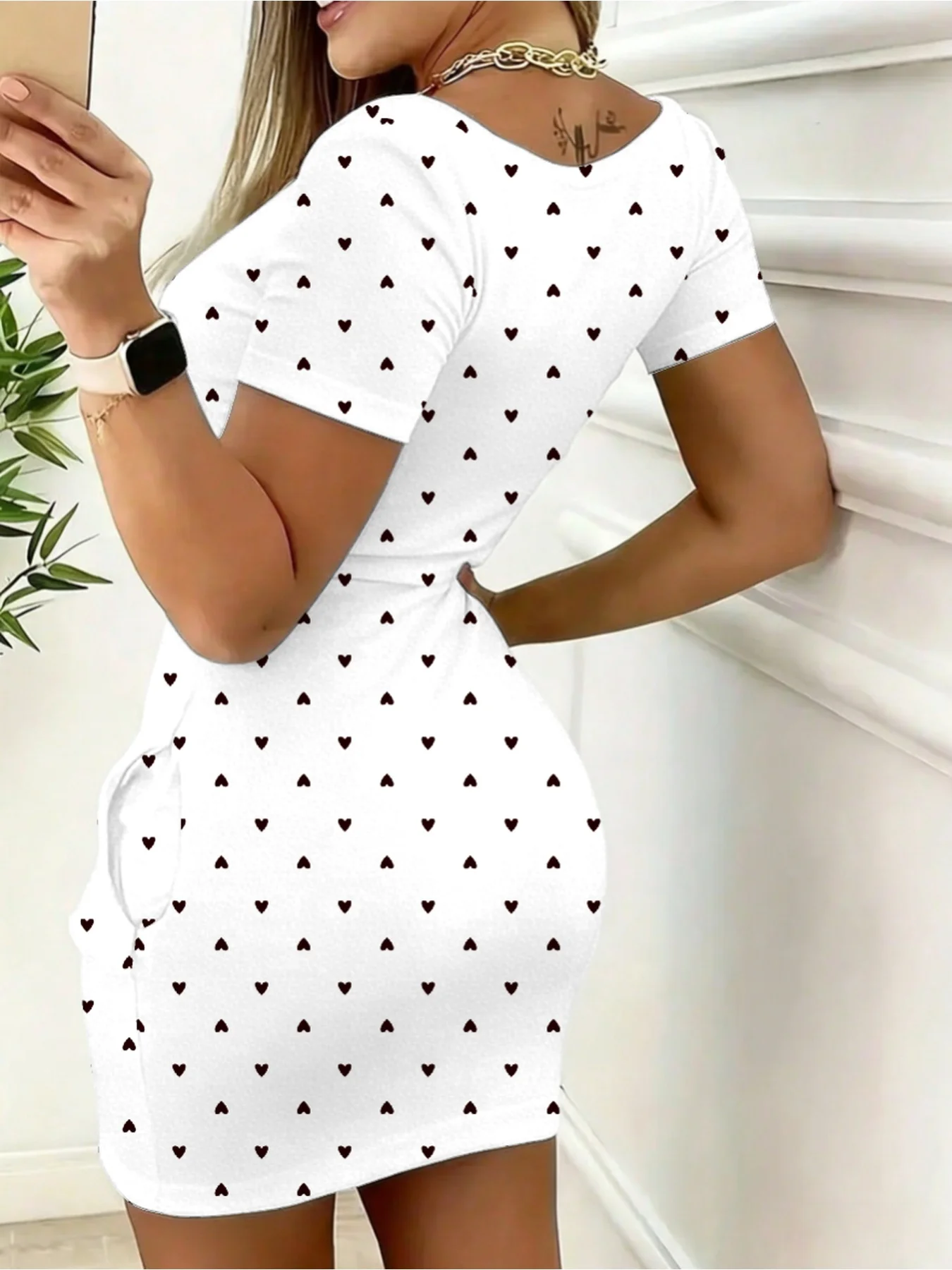 Damen Sommer Casual Elegantes Modisches Bequemes Rundhals-Kleid mit Herzmuster und Punkten Kurzarm-Minikleid – Detail 3