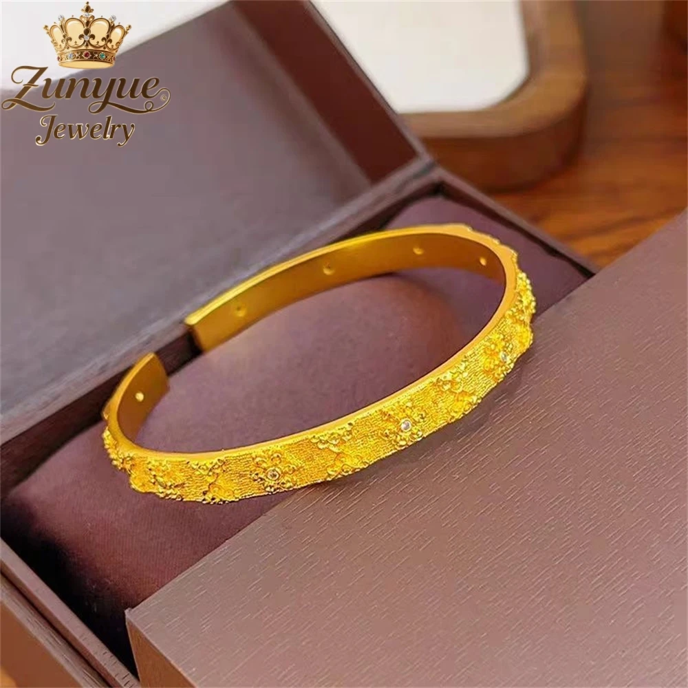 

Высококачественный браслет из песочного золота с тиснением цветка, ювелирные изделия класса люкс, бестселлеры, модные украшения, изысканные подвески, элегантные, популярные