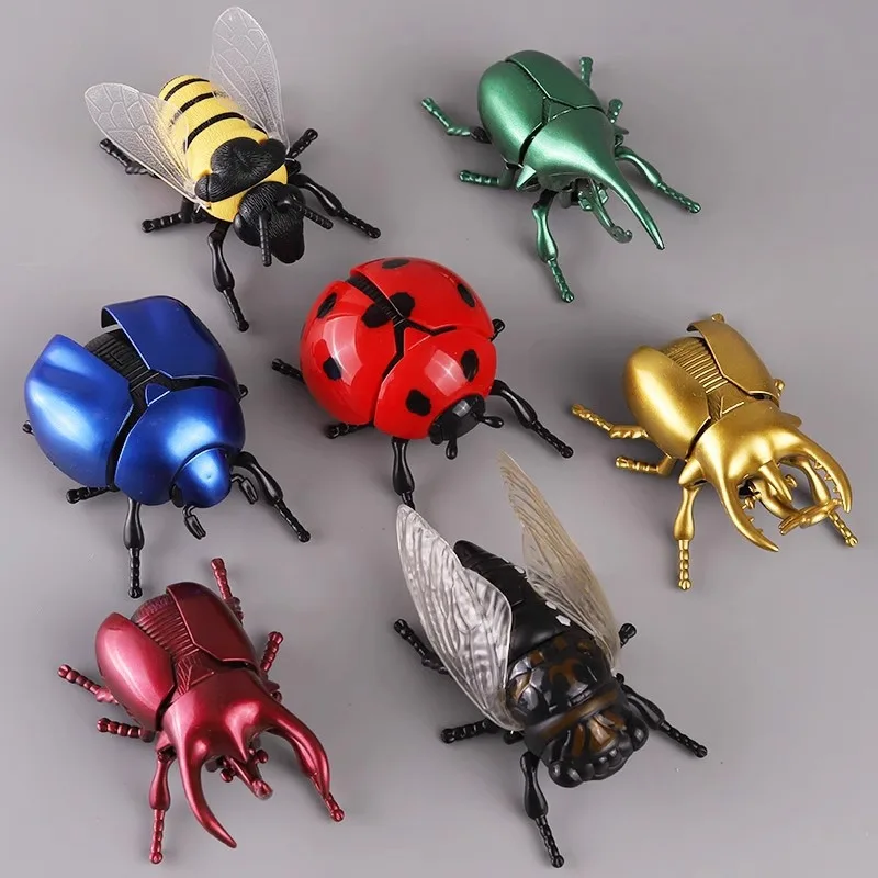 

Wind Up LBeetle/Ladybug Bionic Toy Creative Prankster Animated Insect Toy Model Children Plastic Bees/Cicadas Clockwork Toy