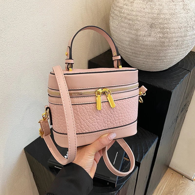 

2025 Niche Design Vintage Square Bag, Textured Top Handle Purse, Minimalist Commuter Crossbody, Versatile Day to Night Box Bag