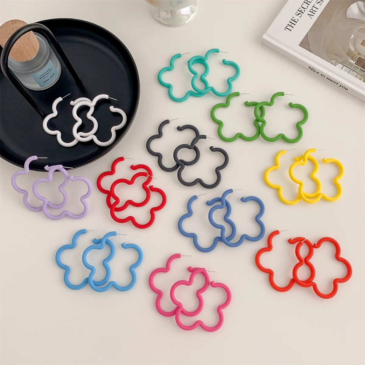 

Cute Flower Stud Earrings: Unique, Sweet, and Fresh Earrings for Women—Versatile Candy-Colored Earrings for Young Women