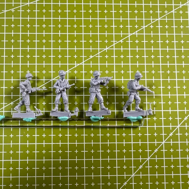 

Precision 1/72 Resin Model Kit GK, 4-person US Soldier Model, Unpainted