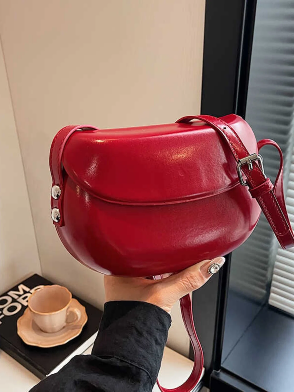 Korean Retro Red Patent Leather Bag For Women New Simple Versatile Phone Crossbody Bag Fashion Single Shoulder Small Square Bag