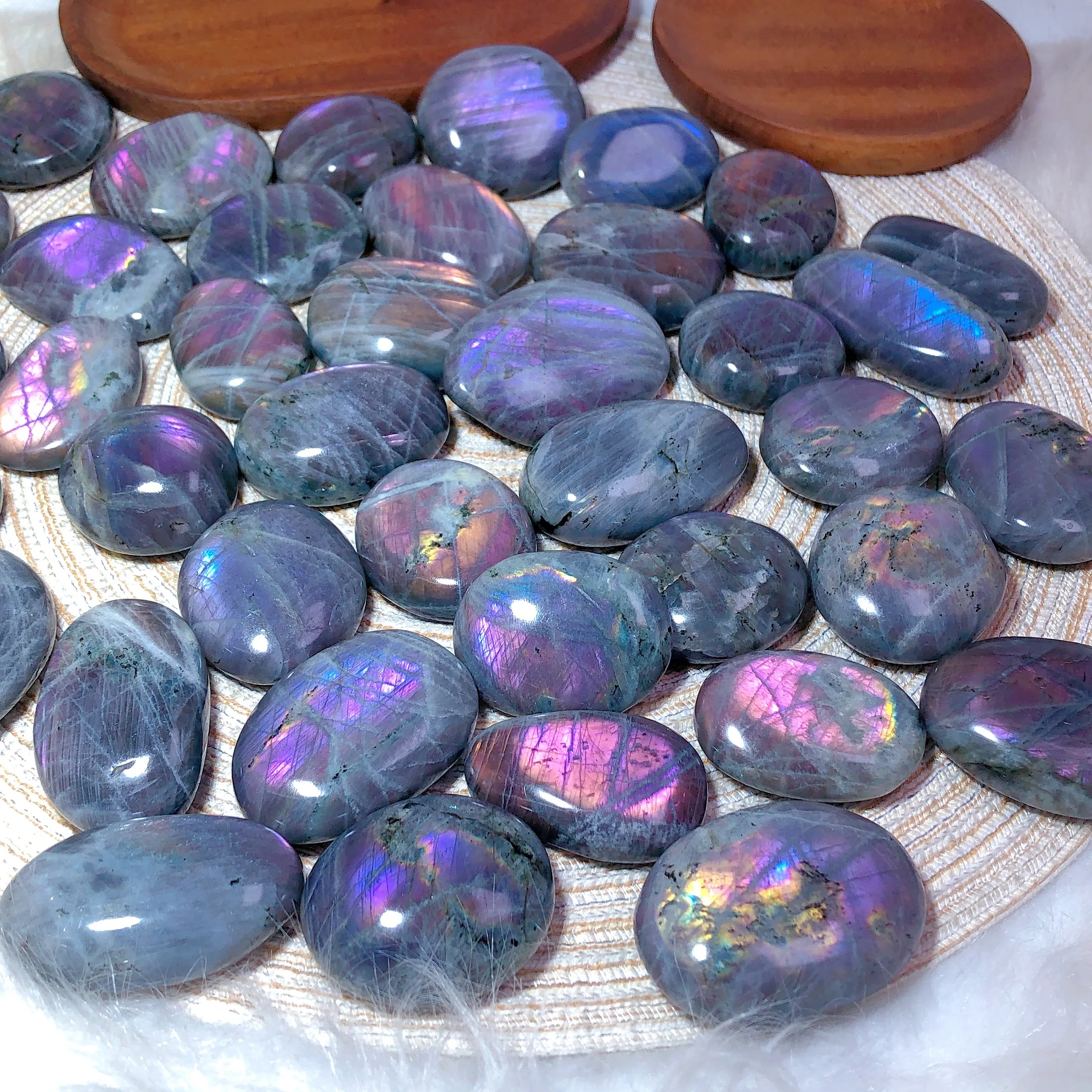 

Natural Crystals Purple Labradorite Palm Healing High Quality Energy Home Decorations Flashy Gemstones Wholesale Room Decor