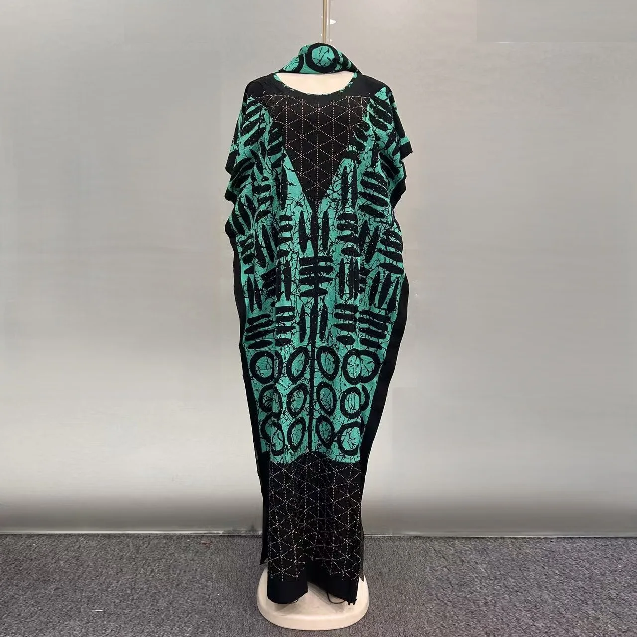 فستان نسائي قطني فضفاض غير رسمي موضة جديدة لعام 2025 يسمح بمرور الهواء في الشرق الأوسط بطباعة أفريقية