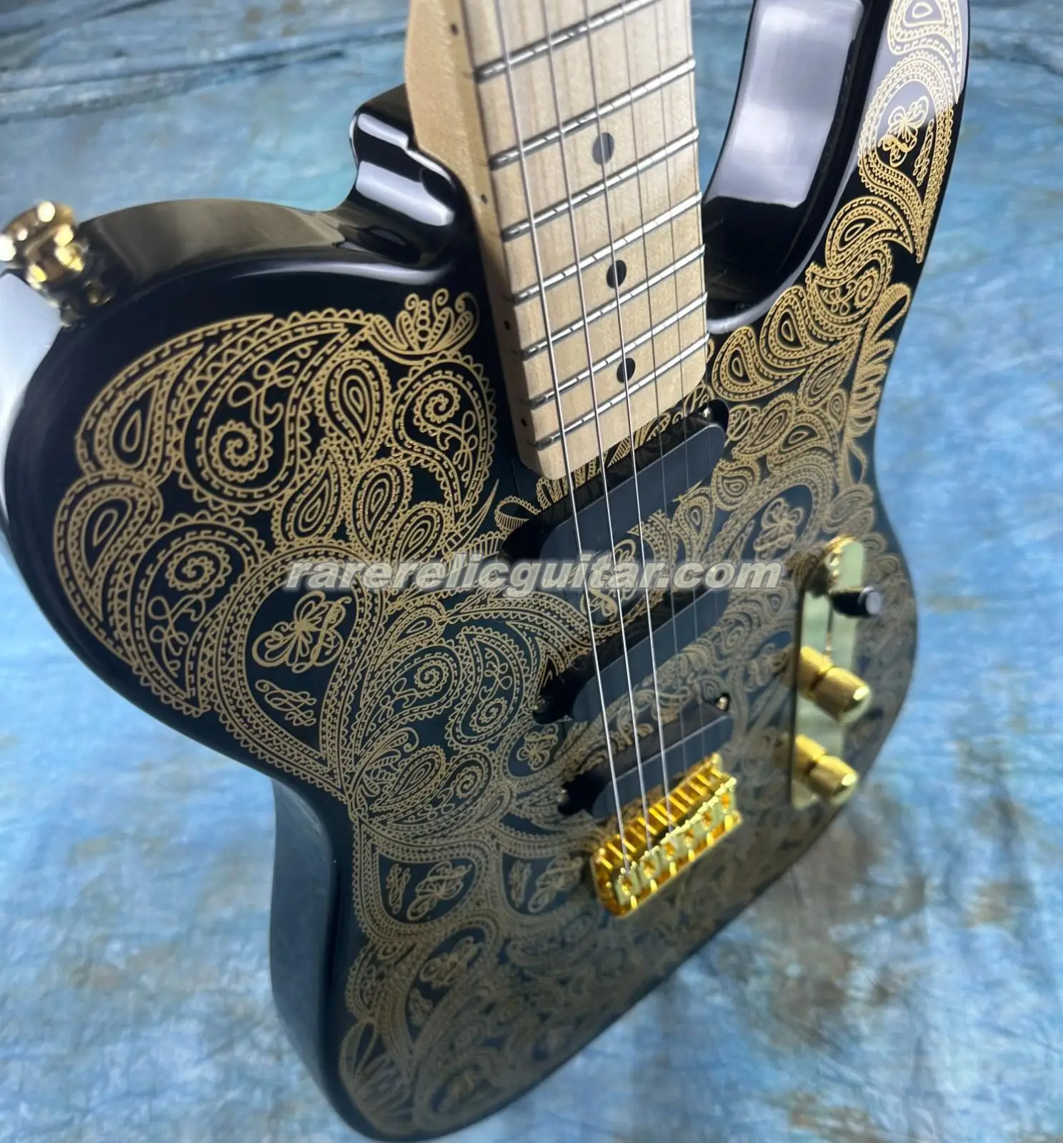 

Clearance Artist Series James Gold Paisley Top Electric Guitar Maple Neck & Fingerboard Dot Inlay SSS Pickups Gold Hardware