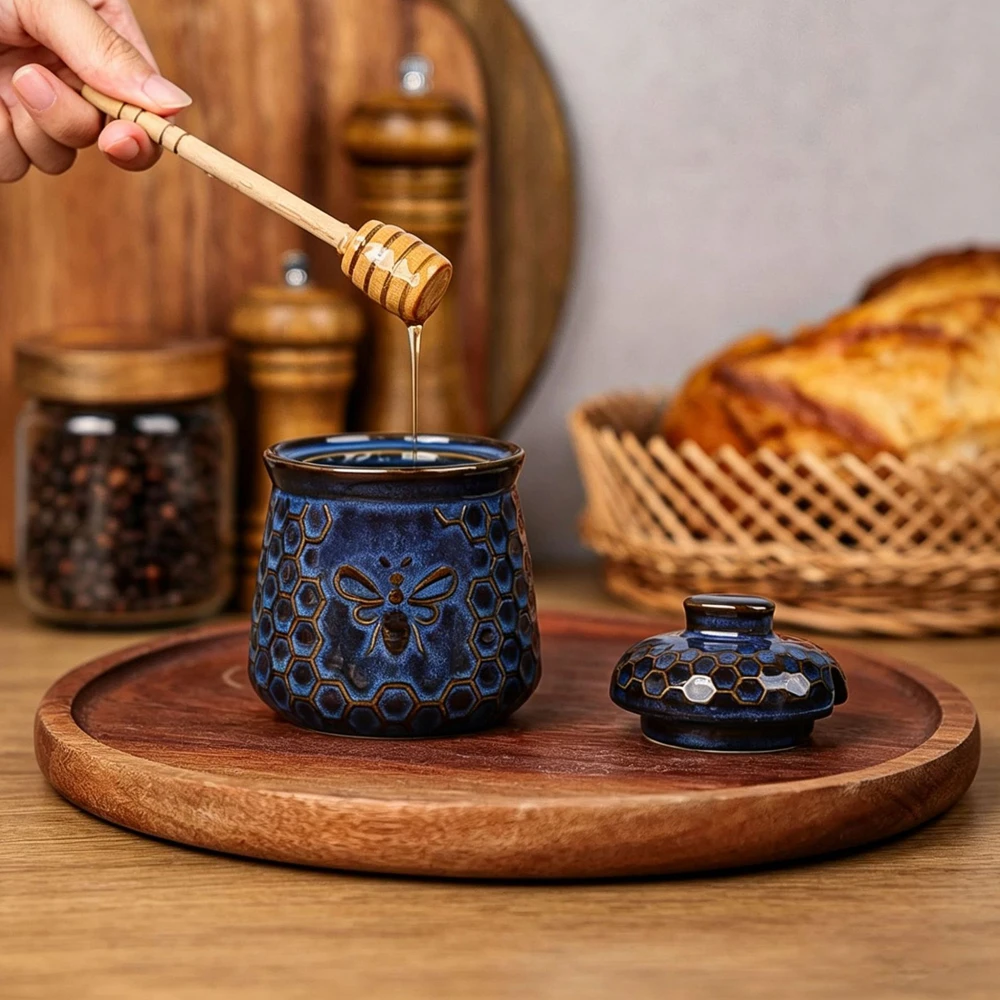 Ceramic Honey Pot With Wooden Honey Dipper Lid 10OZ Embossed Bee Honeycomb Honey Jar Farmhouse Kitchen Storage Container