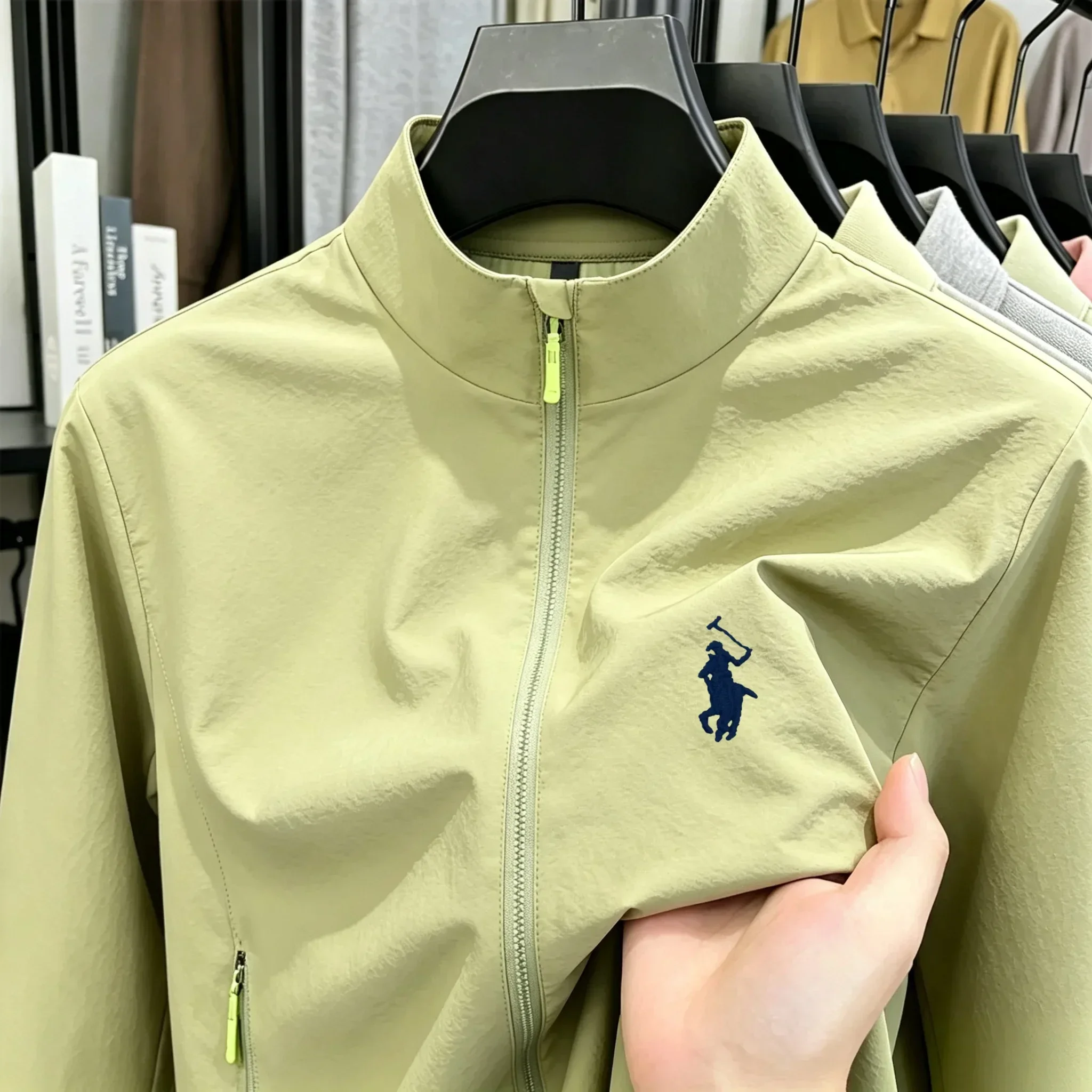 2026 neue High-End-Markenjacke für Damen und Herren mit langen Ärmeln und Reißverschluss, Herbstmode, exquisite Stickerei, wasserdicht, strapazierfähig. – Detail 13