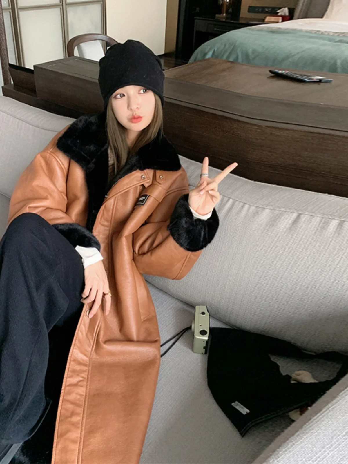 Brown Lamb Fur Jaet Women's Mid-Length Autumn Winter Thiened Fce Lined Leather Fur Inteated ular Coat