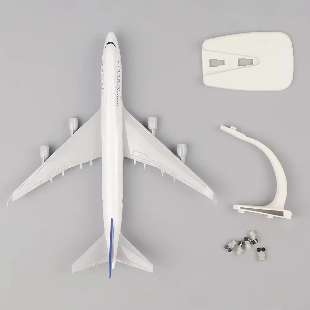 20cm Alloy B747 Delta Air Airlines Aircraft Model 747 Die-cast Aircraft Model With Wheels Landing Gear Collections or Gifts