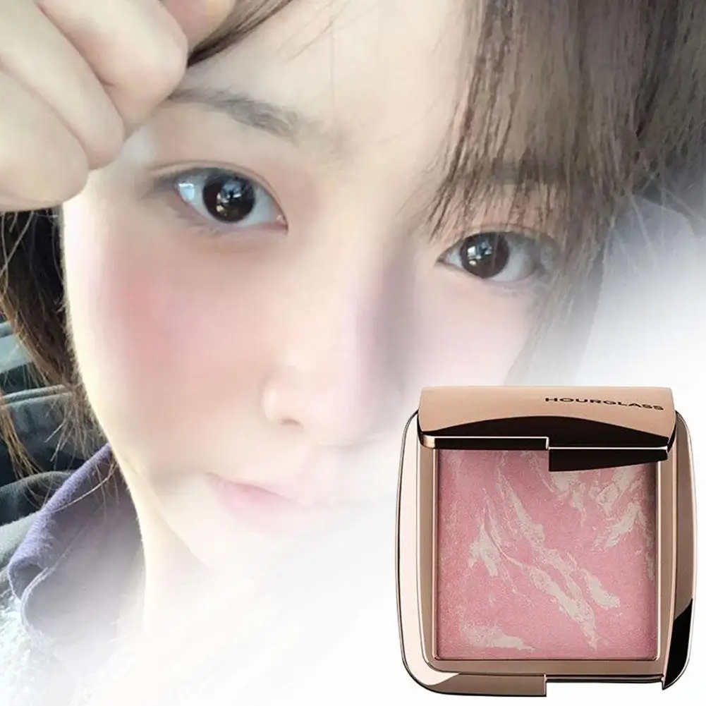 

Румяна Hourglass с легкой текстурой пудры, несушащая кожу формула, эффект мягкого сияния, идеально подходят для минималистичного или нежного образа.