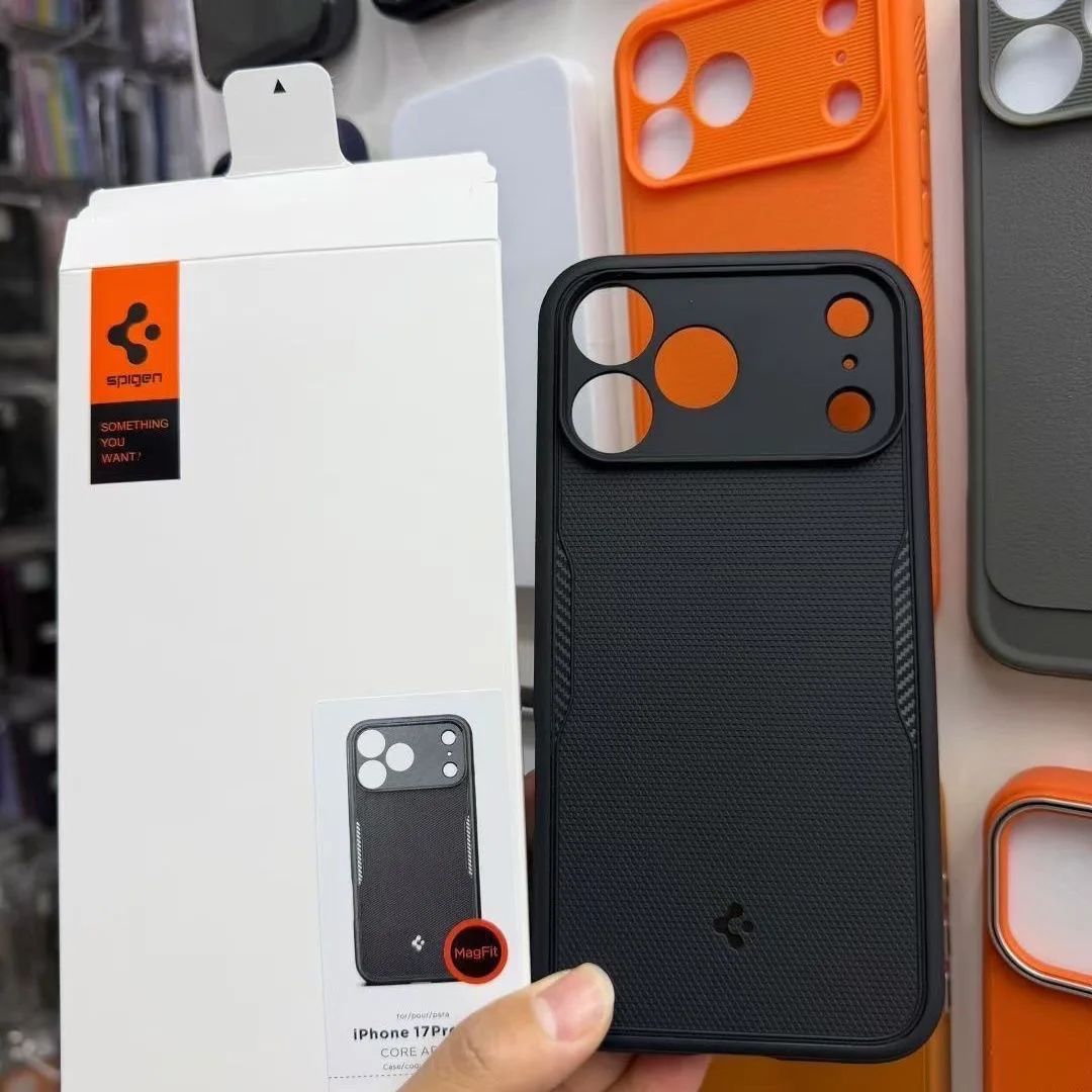Funda Protectora Magnética Mate de TPU Rugged Armor de Spigen para iPhone 17 Air 17 Pro Max 17Pro 17, Compatible con Carga Inalámbrica MagSafe
