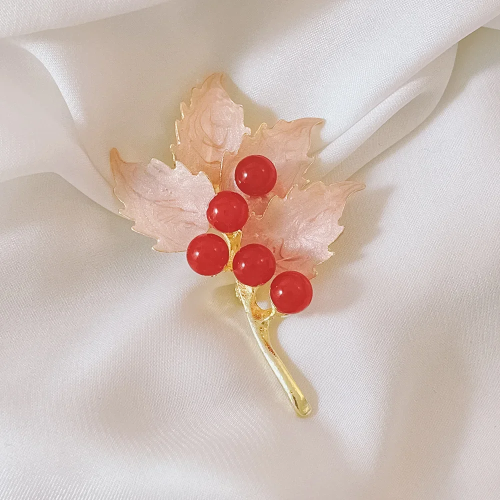 Exquisite Maple Leaf Brooches for Women Unisex Pins Banquet Party Backpack Gifts Jewelry Accessories 2026