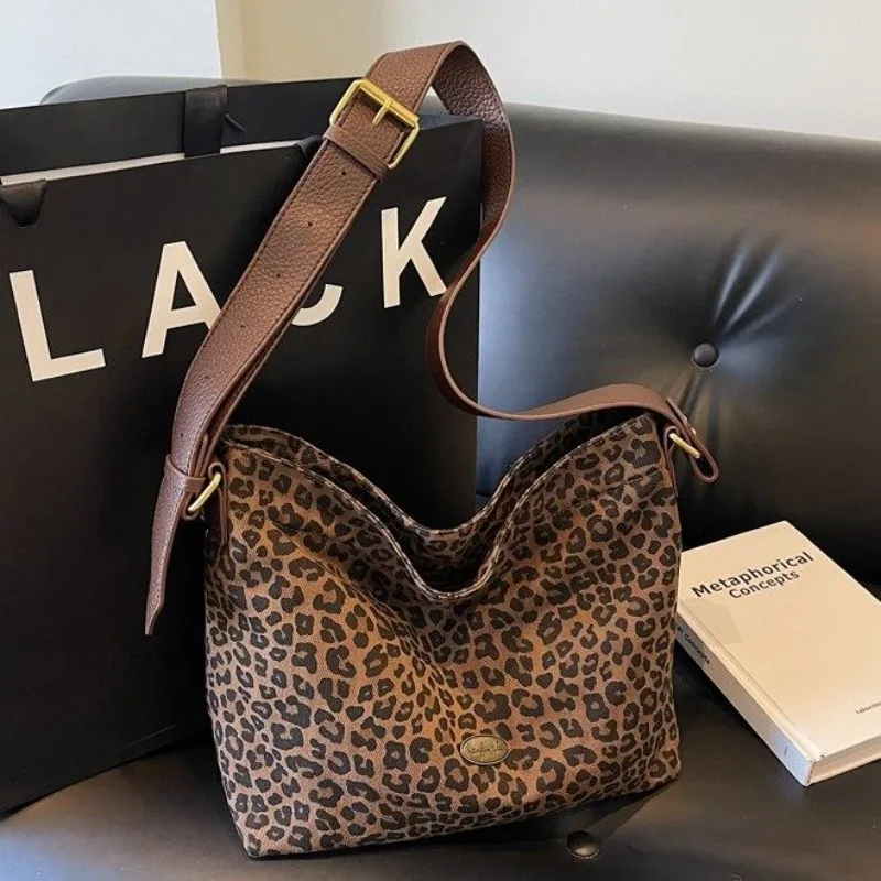 

Стильная простая сумка для подгузников, женская роскошная сумка через плечо, минималистичная дизайнерская сумка на плечо, элегантная кожаная сумка-тоут большой вместимости