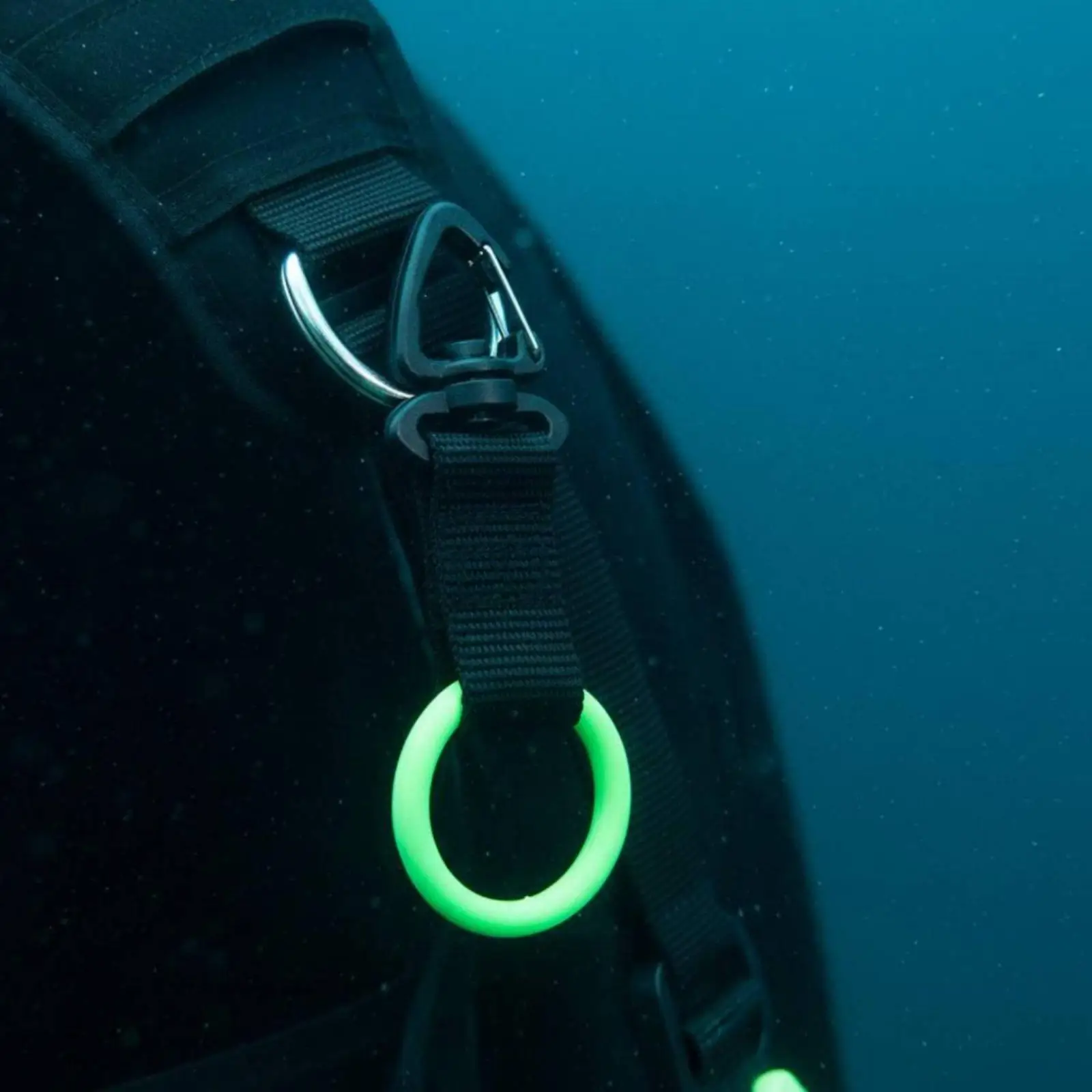 Scuba Diving Equipment Holder Clip for Regulator BCD Jacket Silicone Mouthpiece Strap Diving Accessories for Weight Belt Gear