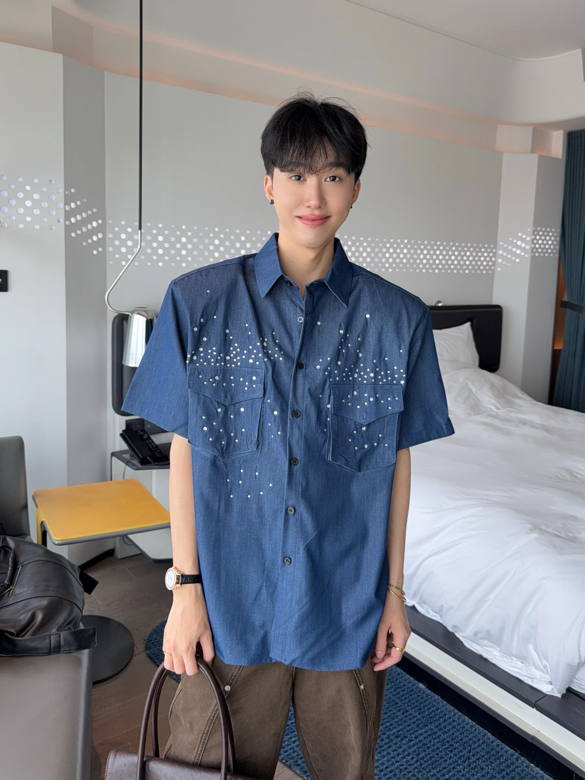 Men's Shiny Hot Diamond Short Sleeve Denim Shirts Men's 2025 Summer New High-end Trendy Pocket Decoration Loose Shirt Jackets