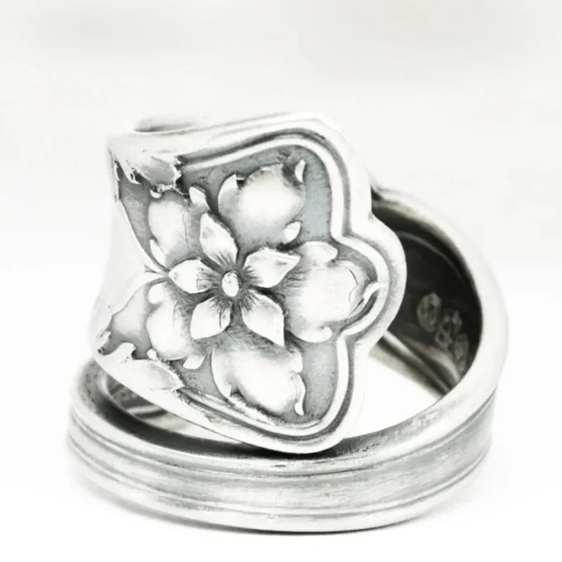 Flower Pattern Spoon Shaped Ring New Retro Carving Women Ring Metal Vintage Ring Accessories Anniversary Party Jewelry