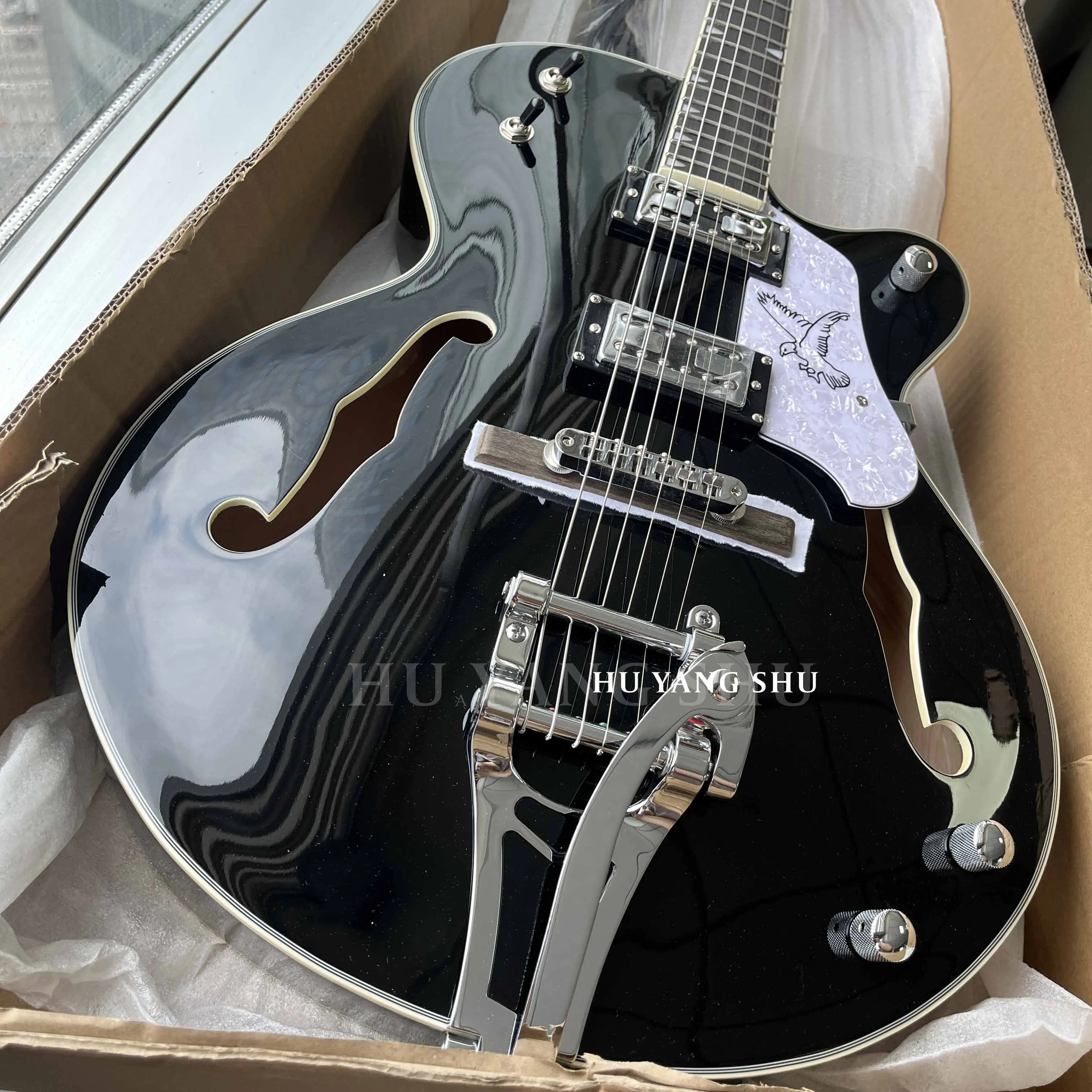 Guitarra eléctrica negra, cuerpo hueco, pastilla HH, hardware plateado, envío gratis