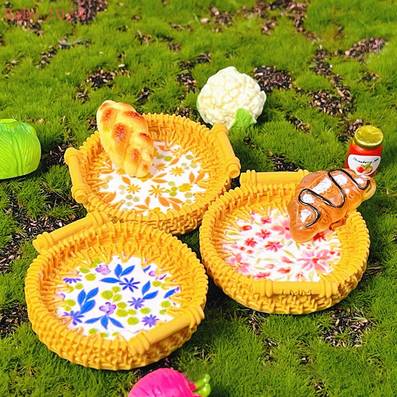 

2pcs Dollhouse Miniature Scene Decoration Mini Color Printed Bamboo Frame Doll Accessories Toys