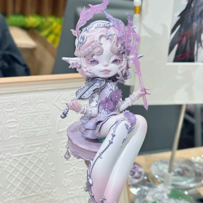 NEW Dominator Svia Fallen Angle Action Figure Black and White Queen Doll Vintage Elf Beauty Baby Designers Toy Art Collection