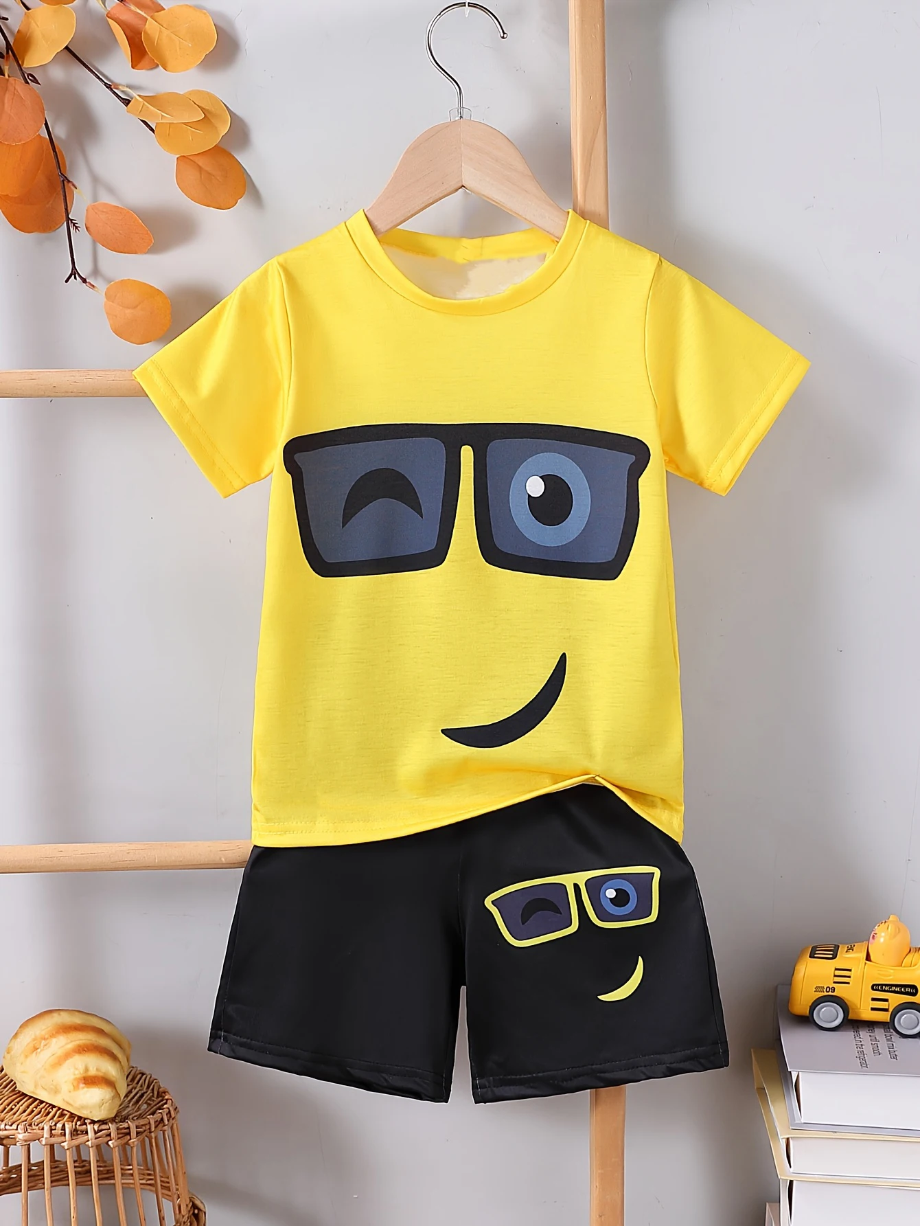 

Men Shorts Set Perfect Outdoor Summer Hot Selling Men Sports and Leisure Set Men Fashion Set Quick Drying and Comfortable