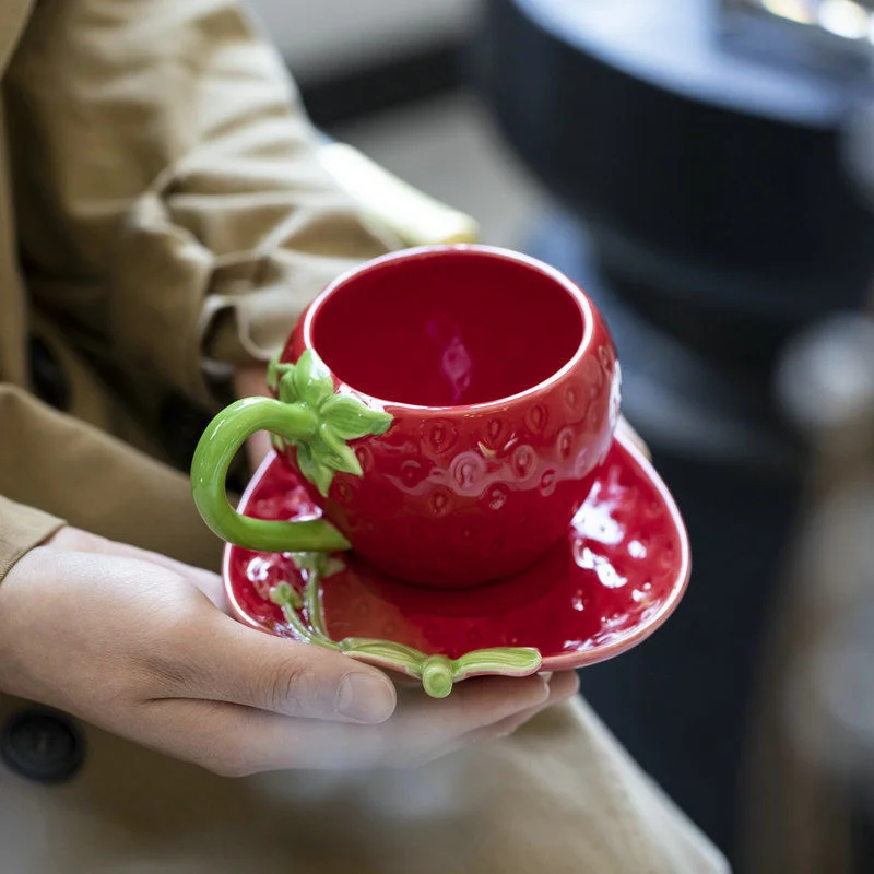 

Hand-painted Three-dimensional Relief Strawberry Coffee Cup And Saucer Red Cups Country Lifestyle Afternoon Tea Cup Coffee 300ml