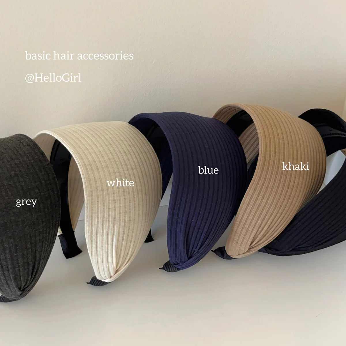

Yi Mengling's same retro knitted pit strip widens the headband, covers the hair seam, increases the cranial top, anti-skid hairp