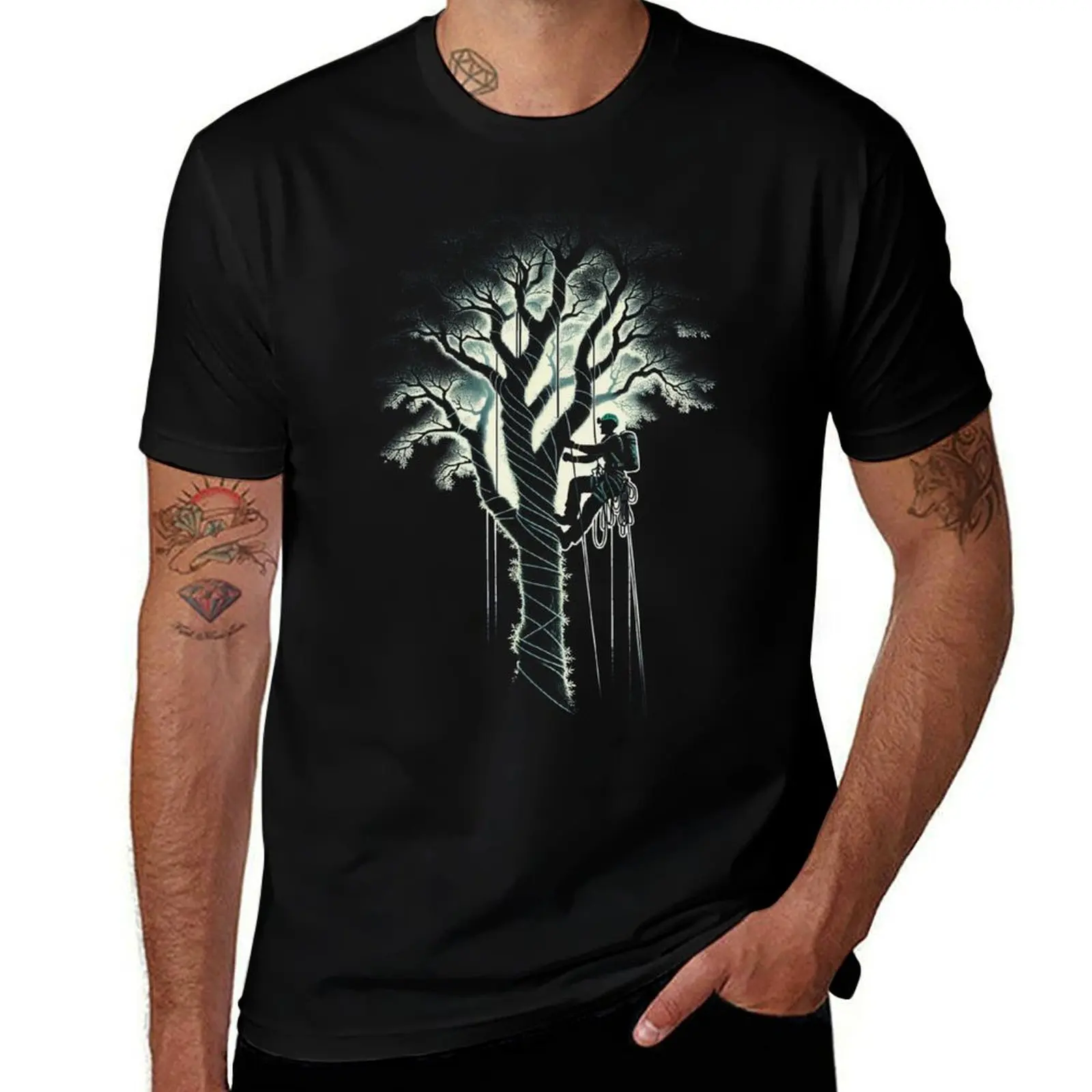 Arborist Tree Climber Vintage Trimmer Art T-Shirt Holiday Lightweight T-Shirt