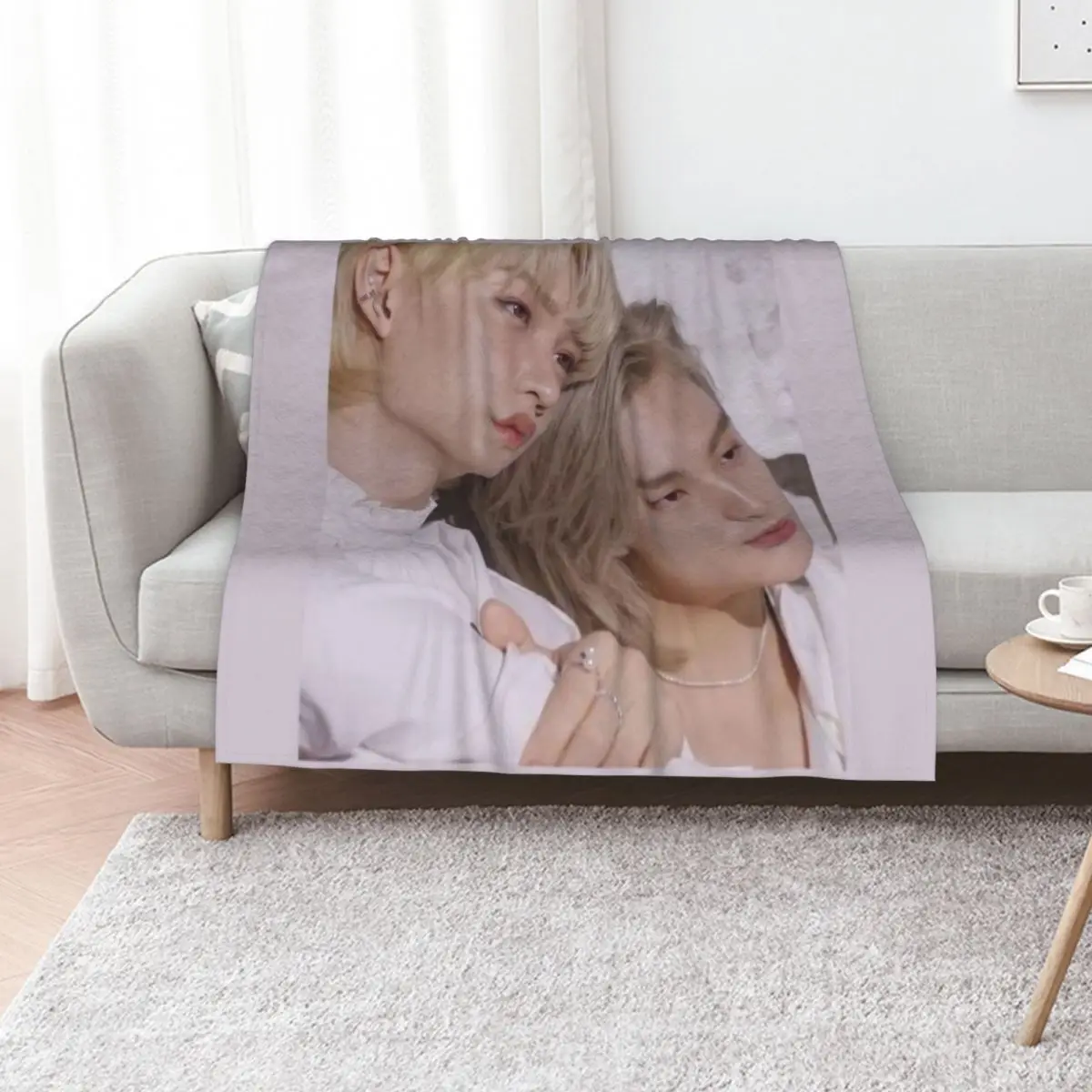 Одеяло Hyunjin and Felix Nap Свободные мягкие клетчатые мягкие большие одеяла Одеяло Hyunjin and Felix Nap Свободные мягкие клетчатые мягкие большие одеяла