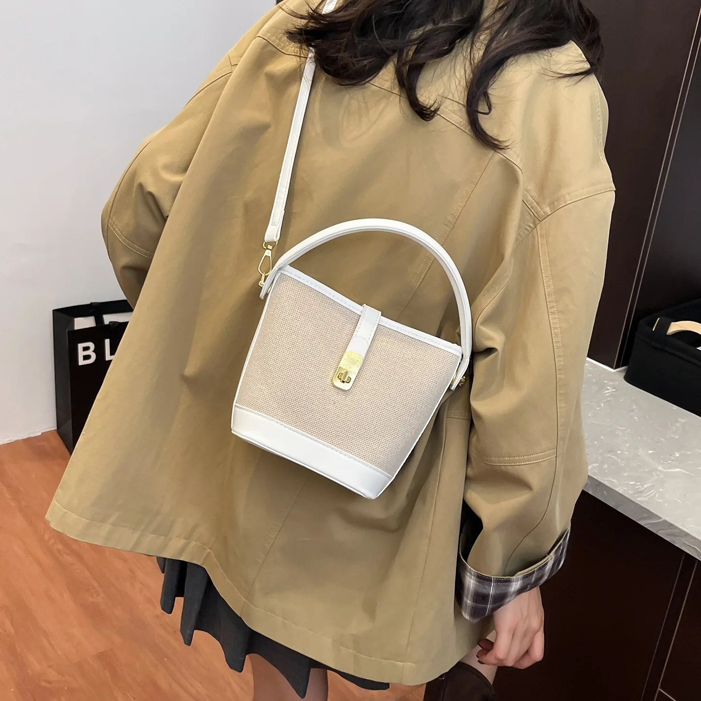 

2025 Color Block Tote Bag, Textured Shoulder Purse for Women, Autumn Winter Bucket Crossbody, Luxe Day to Night Bag, Casual
