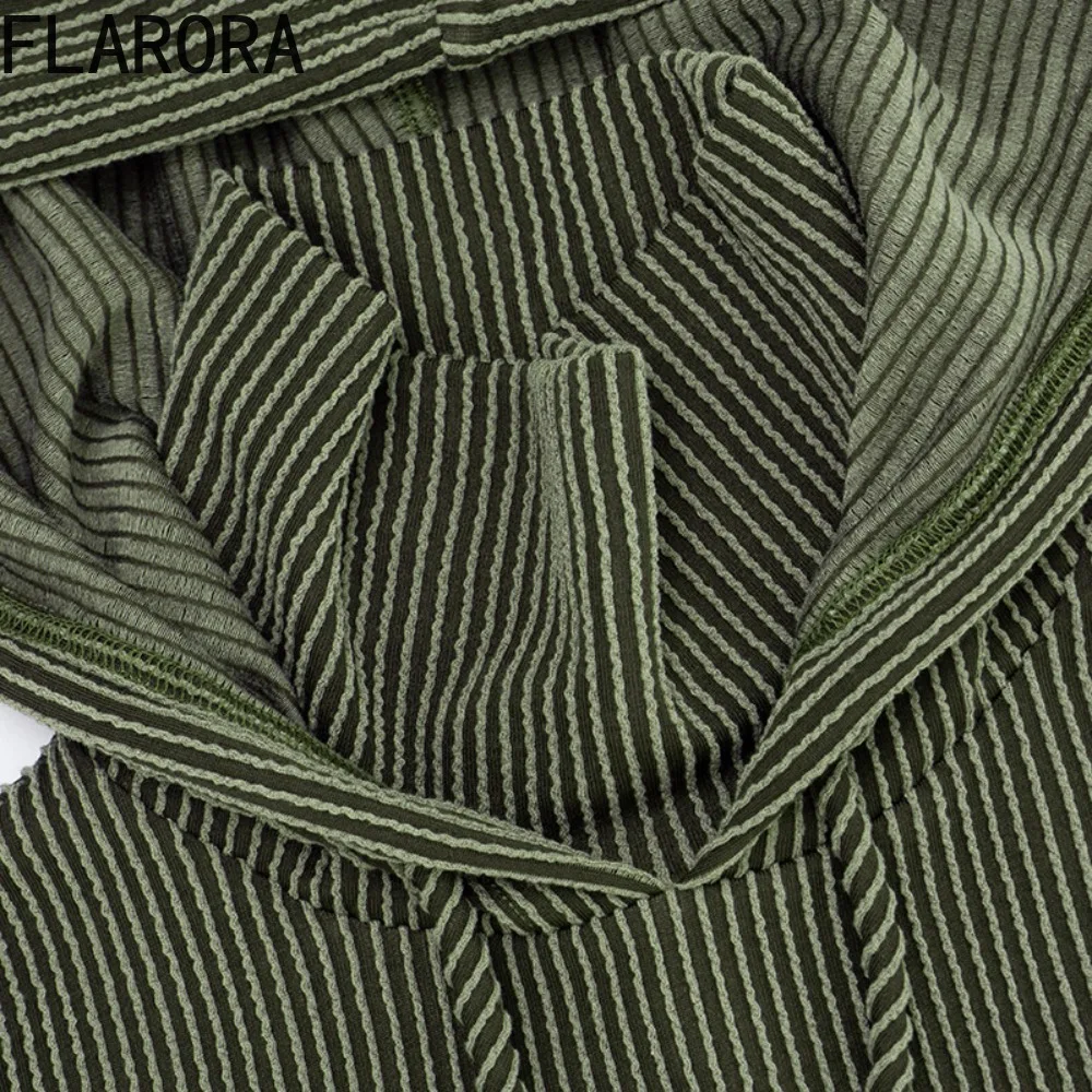 FLARORA 가을 캐주얼 스포티 2피스 세트 여성용 스트라이프 긴팔 후드 풀오버와 플레어 팬츠 패션 스트리트 트랙수트