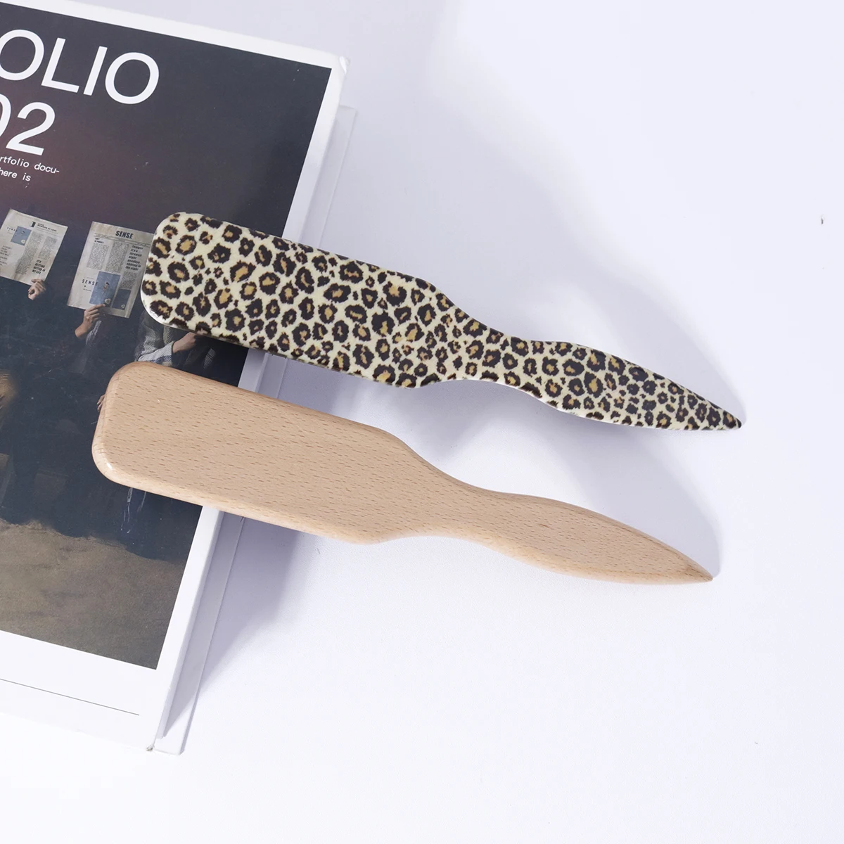 Sharp tailed hair brush, beard brush, bristle hair brush, beech wood handle and ABS plastic handle, special for real hair wigs