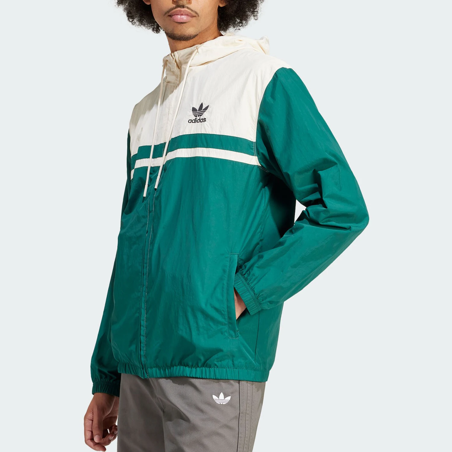 

Официальная мужская спортивная куртка Adidas Original Originals в стиле ретро с капюшоном IU0201