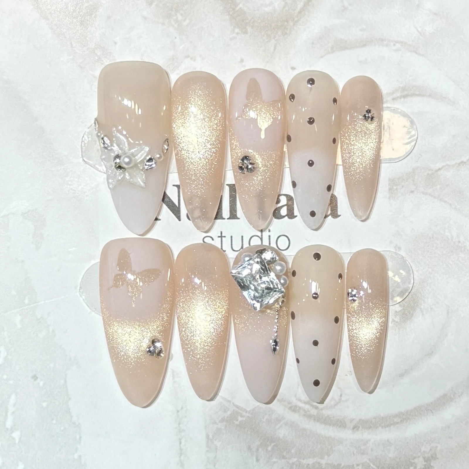 10pcs Women's False Nails Butterfly Cat Eye Hollow Nails Tips Elegant Long Pointed Oval Press On Nails for Party Wedding