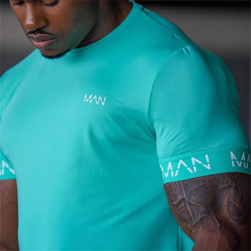 2024 new summer Shirt Men Short Sleeve quick-drying Gym T-Shirt Running Fitness Tops Streetwear Sport Tees men Clothing