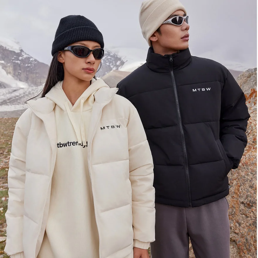 Metersbonwe Unisex Stand Collar Loose Fit Cotton-Padded Jacket Solid Color Warmth Adjustable Hem Drawstring Design for Men Women