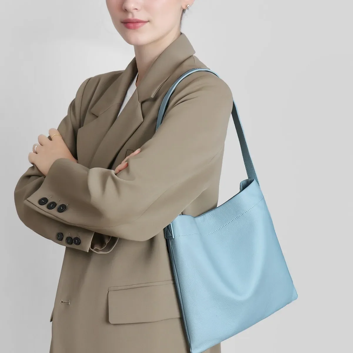 

100% Genuine Leather Large Capacity Satchel Diaper Bag Trendy Vintage Tote Bag High-End Leather For Mums