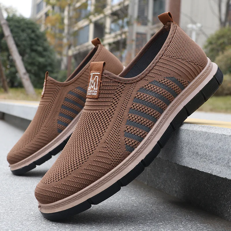 New men's shoes, fly-knit slip-on soft-soled casual sneakers