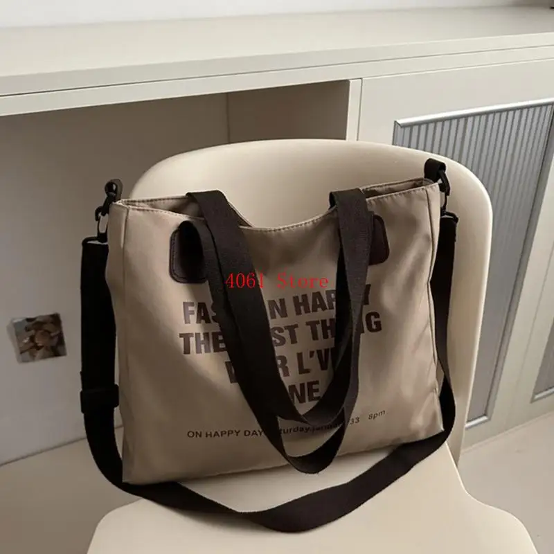 

Lightweight Canvas Shoulder Bag Women's Crossbody Purse Practical Handbag for School Shopping and Travel