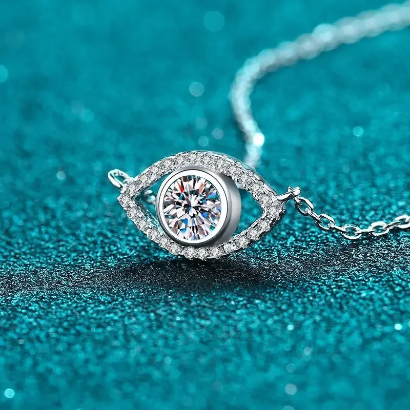 18K gold pendant unique diamond jewelry PT950 platinum angel eye 0.5 carat moissanite micro-set necklace