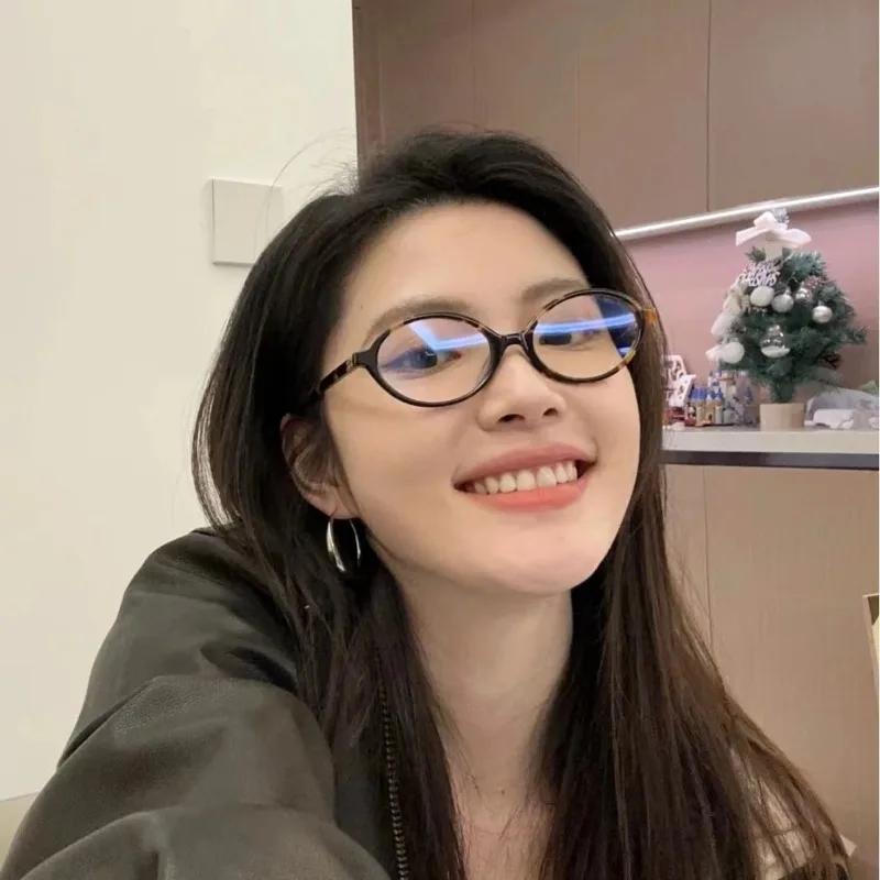 نظارات بيضاوية مضادة للضوء الأزرق للنساء، نظارات كلاسيكية شفافة مضادة للإشعاع، نظارات حماية للقراءة