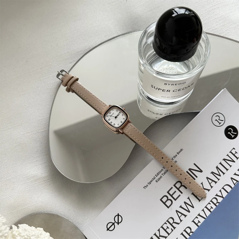 여성용 고급 방수 시계, 심플한 기질 작은 다이얼, 절묘한 쿼츠, 우아한 여성용 시계, 틈새, 고품질, 신상