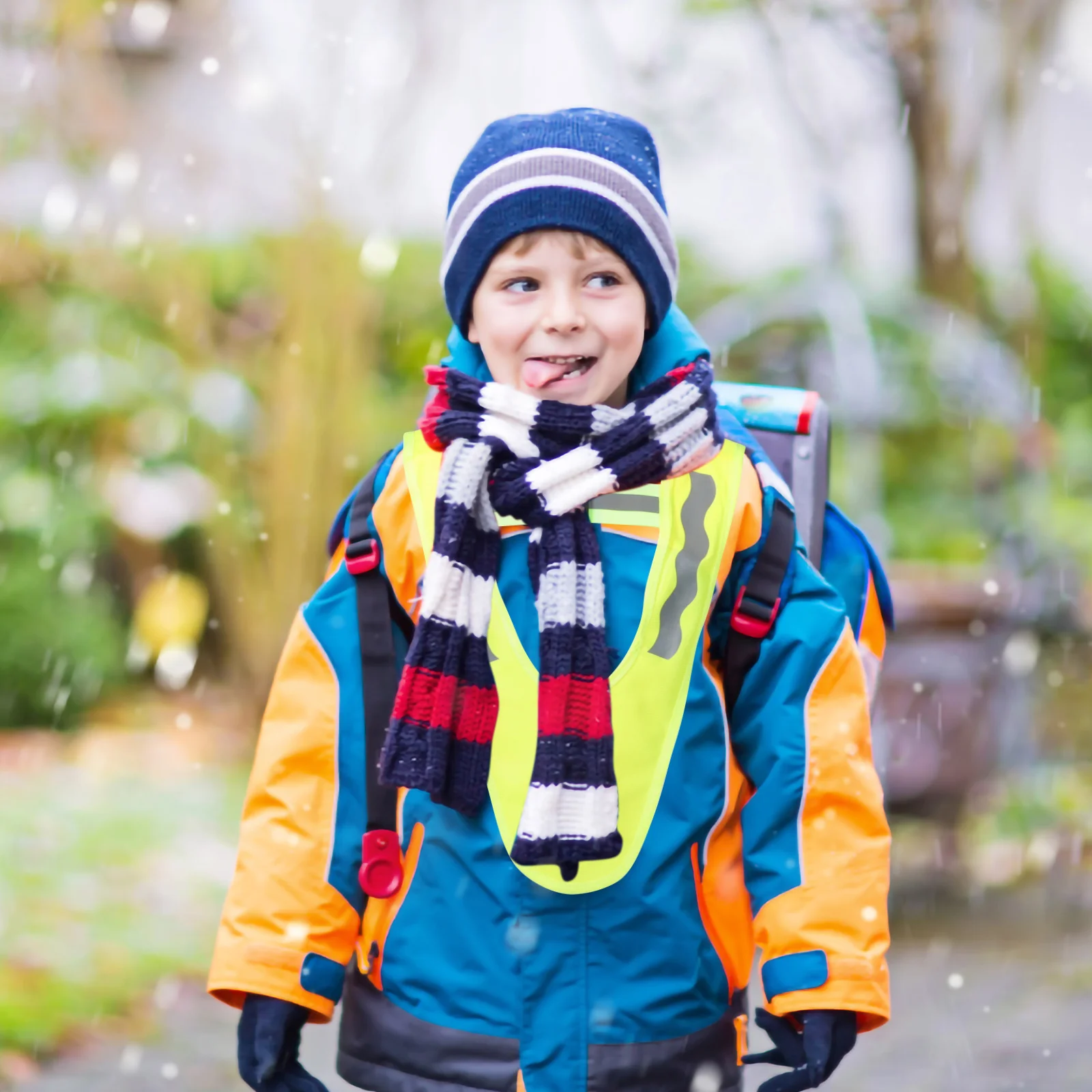 เสื้อกั๊กสะท้อนแสงเพื่อความปลอดภัยที่มองเห็นได้ชัด เสื้อกั๊กนิรภัยน้ำหนักเบาระบายอากาศได้ดีสำหรับการเดินทาง