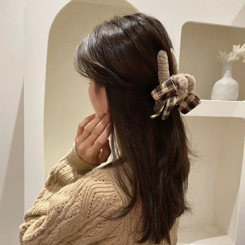 1pc Autumn/Winter Plush Grab Clip South Korea Dongdaemun Checkered Bow Hairpin Female Hairpin Large Shark Clip Female