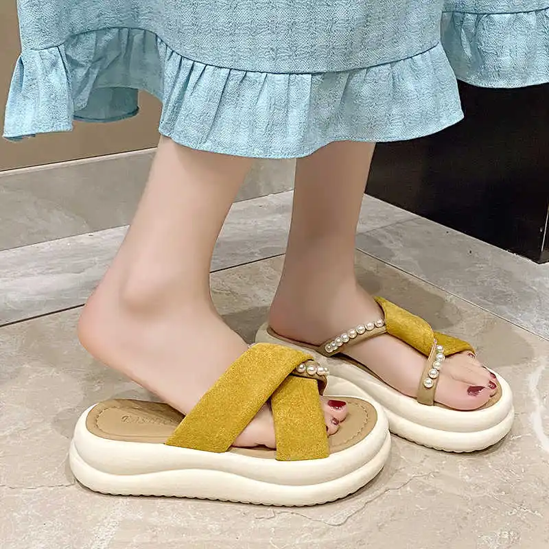 جولة الأنف نصف الفاخرة مصمم صندل النساء النعال الفاخرة النساء الربيع الصيف حذاء كاجوال أحذية رياضية جودة عالية